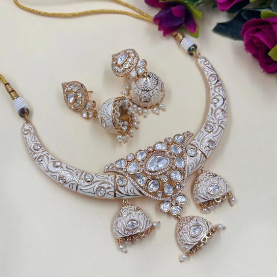 Premium Quality Set for you in Silver White